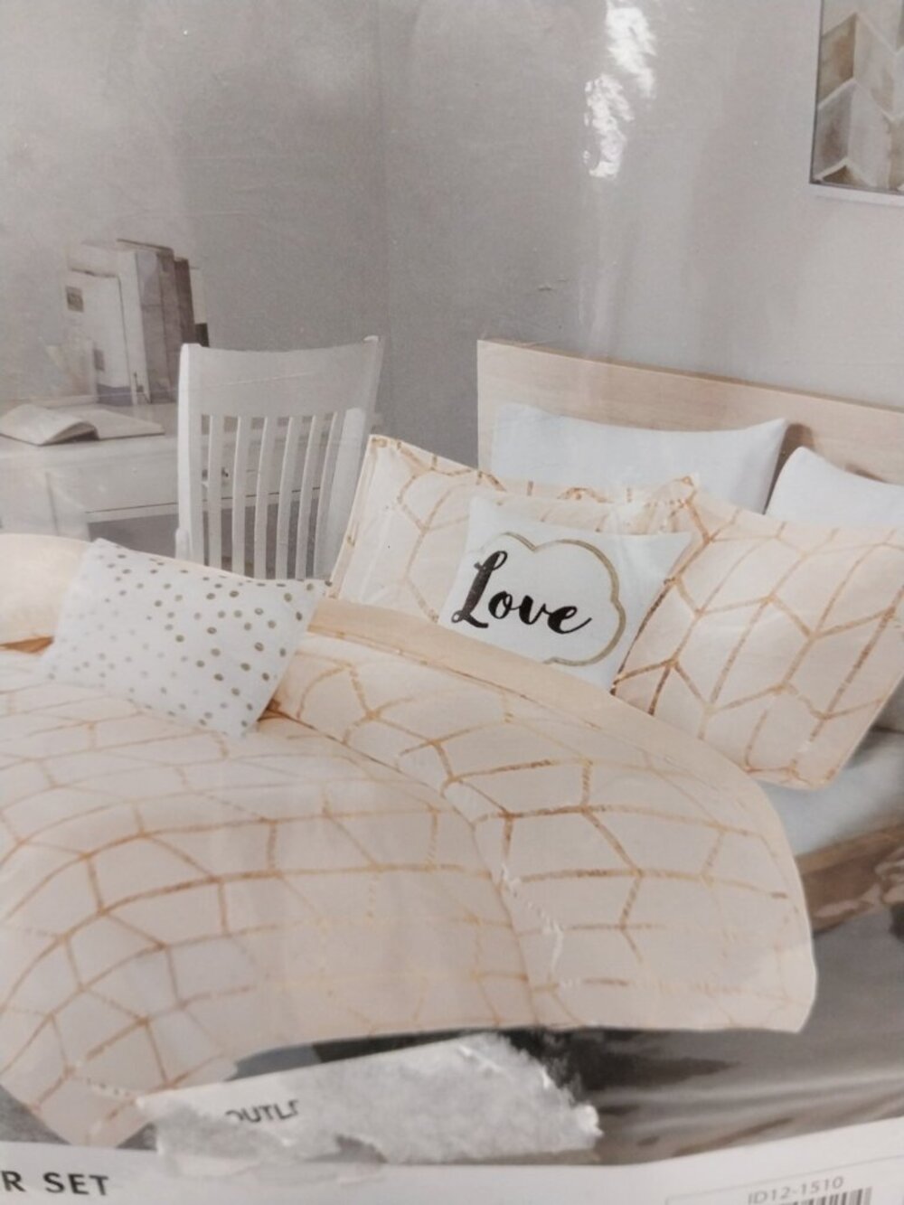 Intelligent Design Duvet Cover Set Twin/ Twin XL 4 Pcs  Geometric Metallic Gold